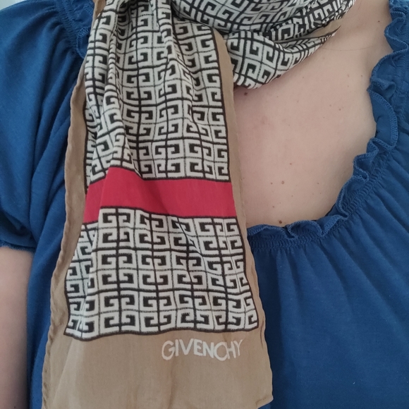 Authentic Givenchy Skinny Silk Scarf 4G Logo - Picture 14 of 15